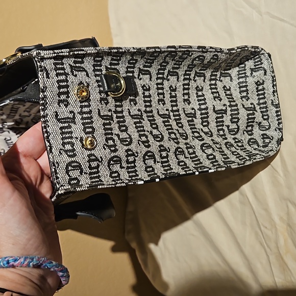 Juicy couture purse - Picture 13 of 13